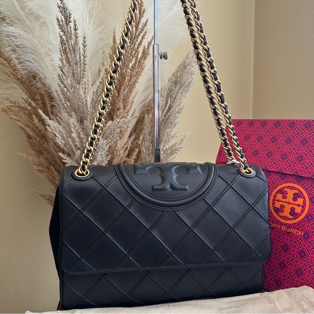 Tory Burch Elegant Black Leather Fleming Soft Convertible Shoulder Bag - Picture 3 of 16